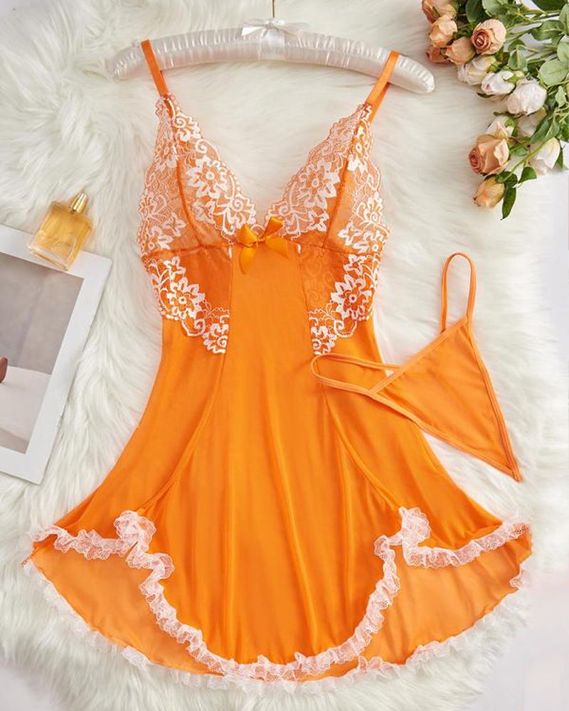 Sexy Camisón de Tirantes con Escote Profundo en V, Encaje de Contraste, Malla y Adorno de Lazo (Con Tanga)